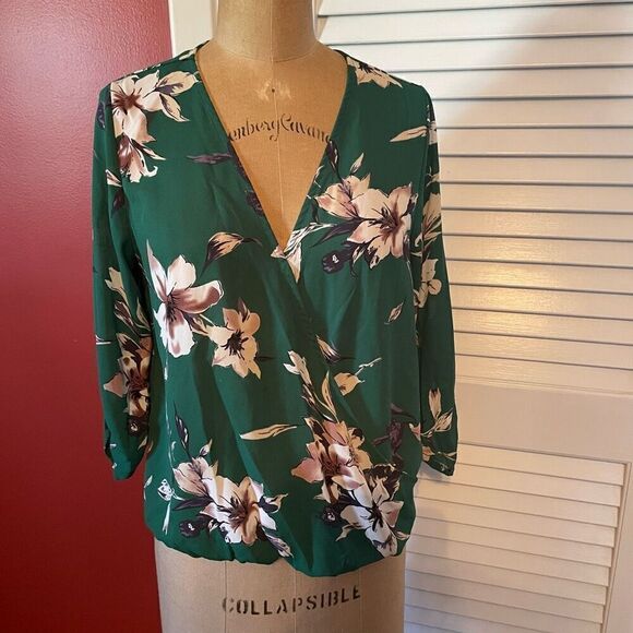 WEST KEI | green purple white v neck roll tab sleeve wrap blouse SP - Picture 1 of 6